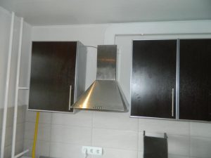 Установка вытяжки на кухне в Михайловске
